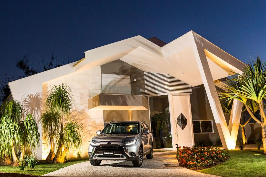  Mitsubishi Outlander HPE-S 2018 года  (LA) (фото 29 из 40)
